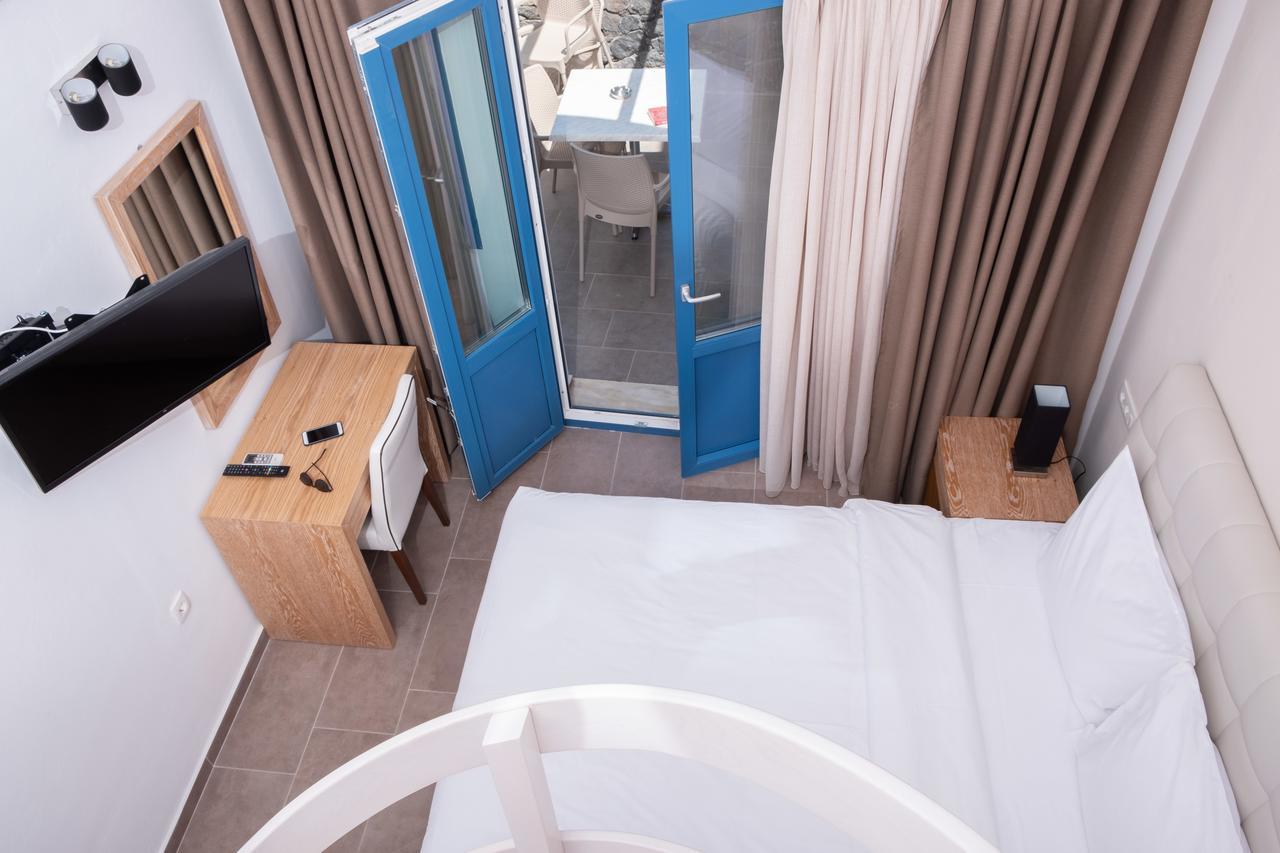 Tristhenia Aparthotel Perissa  Exterior photo