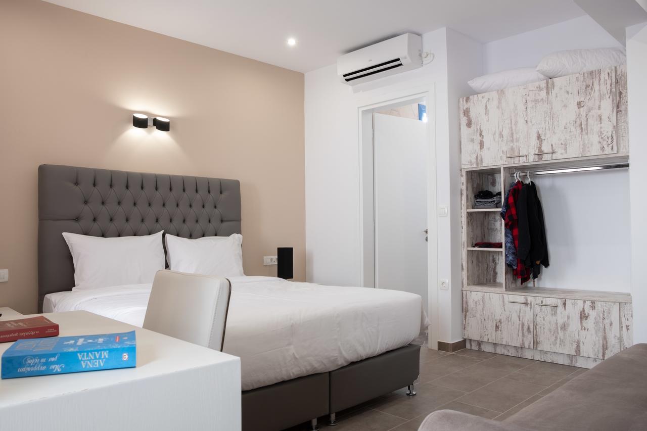 Tristhenia Aparthotel Perissa  Exterior photo