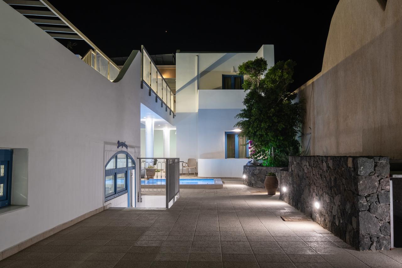 Tristhenia Aparthotel Perissa  Exterior photo