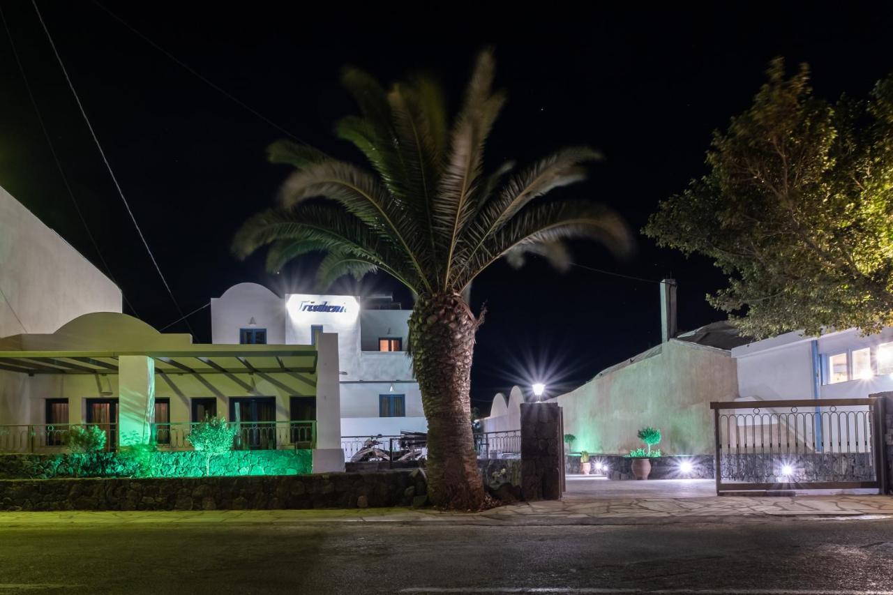 Tristhenia Aparthotel Perissa  Exterior photo