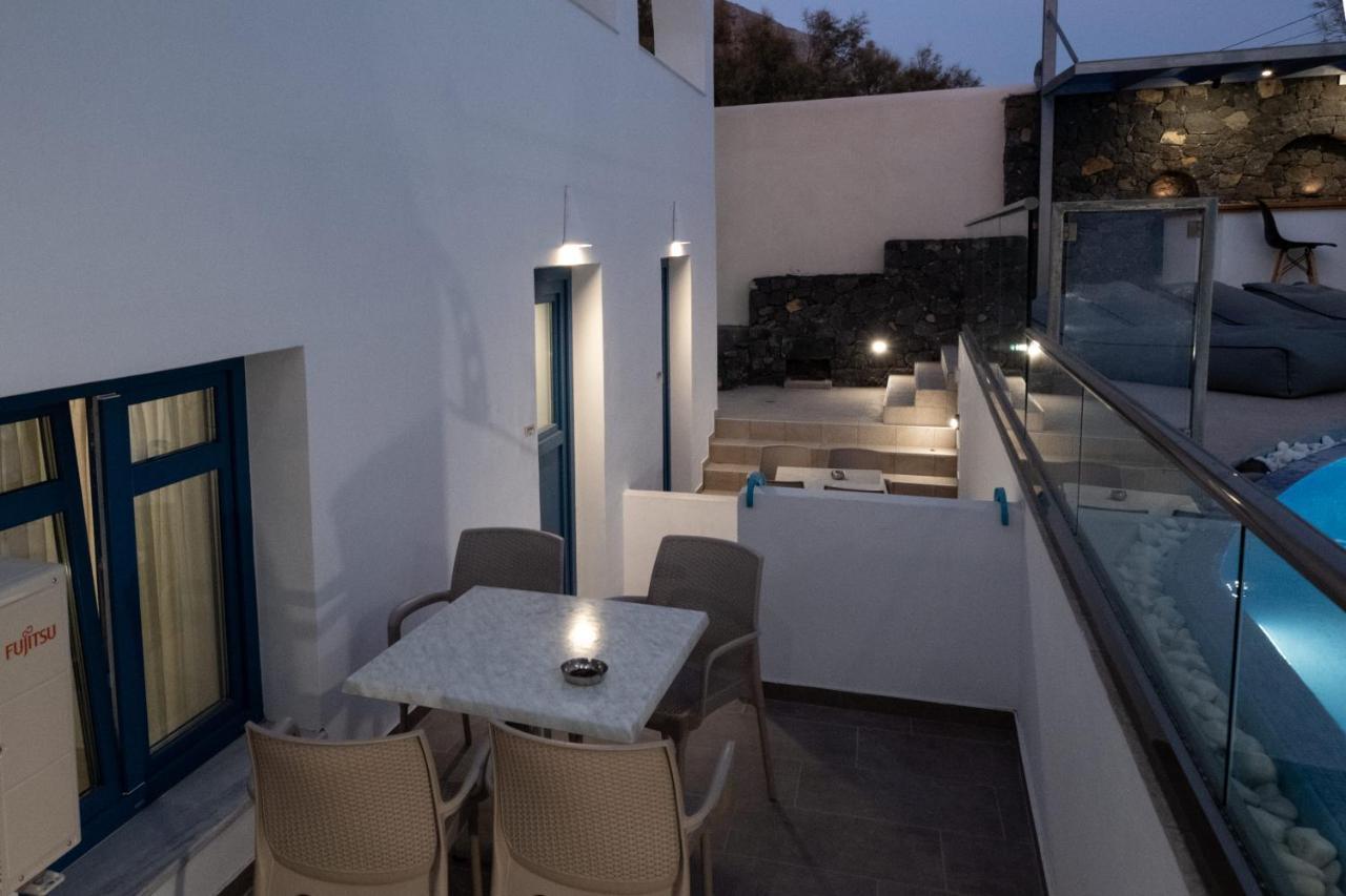 Tristhenia Aparthotel Perissa  Exterior photo